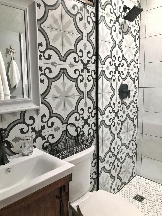 The Walnut Grove Bnb Harrow Экстерьер фото